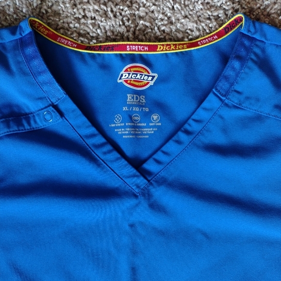 Dickies Women's Blue V-Neck Scrub Top - Picture 2 of 10